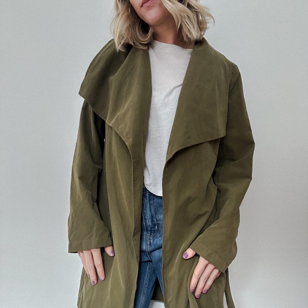 Ultralight tie waste jacket